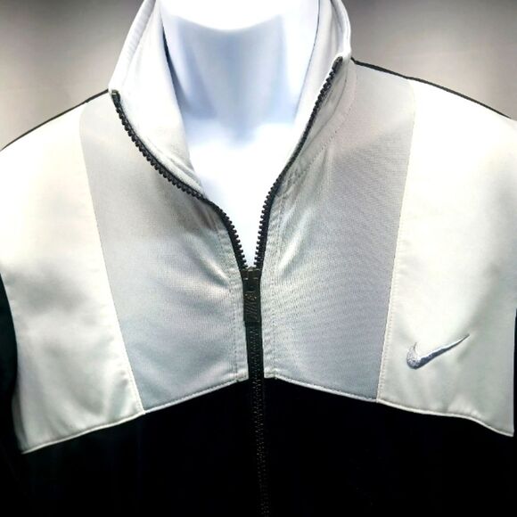 Nike Zip- Up Jogger/Jacket. Medium. Unisex. Embroidered Swoosh. 2 Pockets...... - Picture 3 of 10